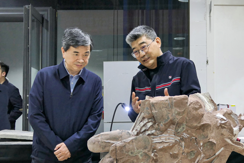 Fujian Provincial Party Secretary Zhou Zuyi walked into Nan'an, Yingliang Group, and approached the stone industry