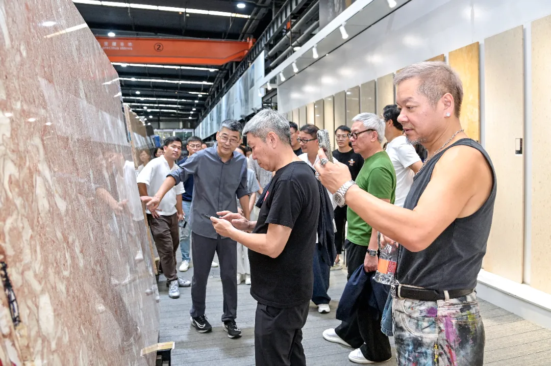 Friends from Afar Visit  Renowned Chinese Designers and Entrepreneurs Visit Yingliang Group for Exchange and Discussion (19).webp