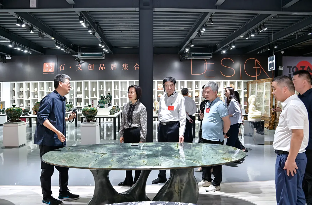 Fujian Provincial Delegation of National People's Congress Visits Yingliang Group for Inspection and Research (9).webp