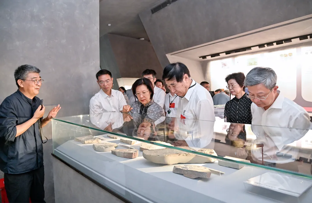 Fujian Provincial Delegation of National People's Congress Visits Yingliang Group for Inspection and Research (3).webp