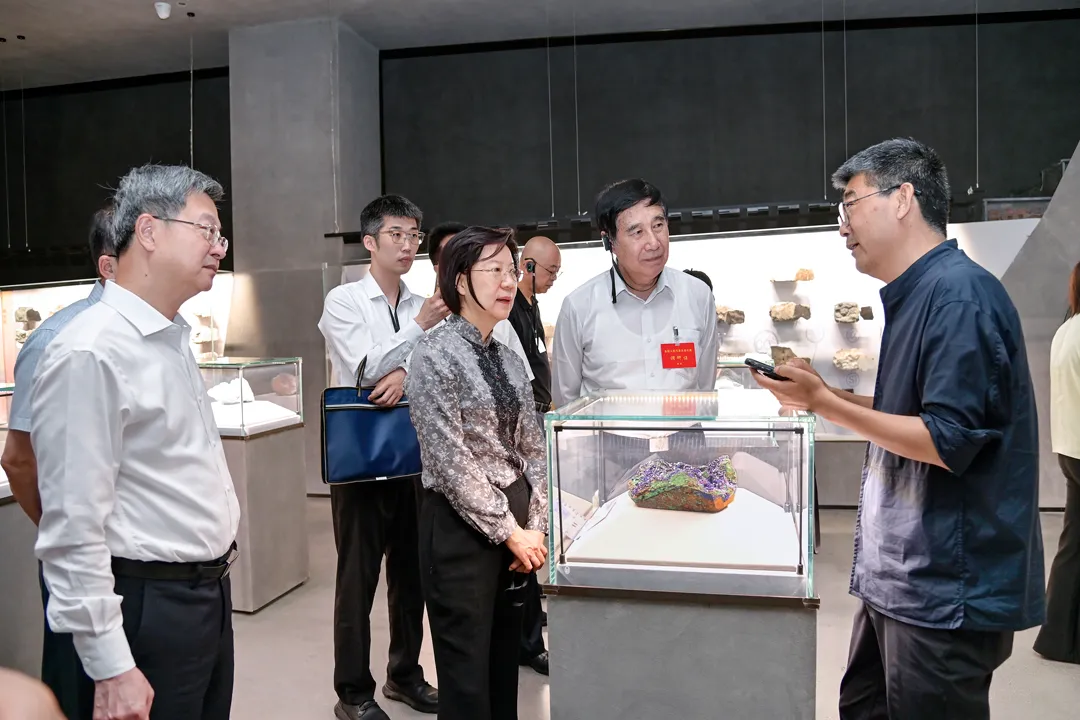 Fujian Provincial Delegation of National People's Congress Visits Yingliang Group for Inspection and Research (1).webp