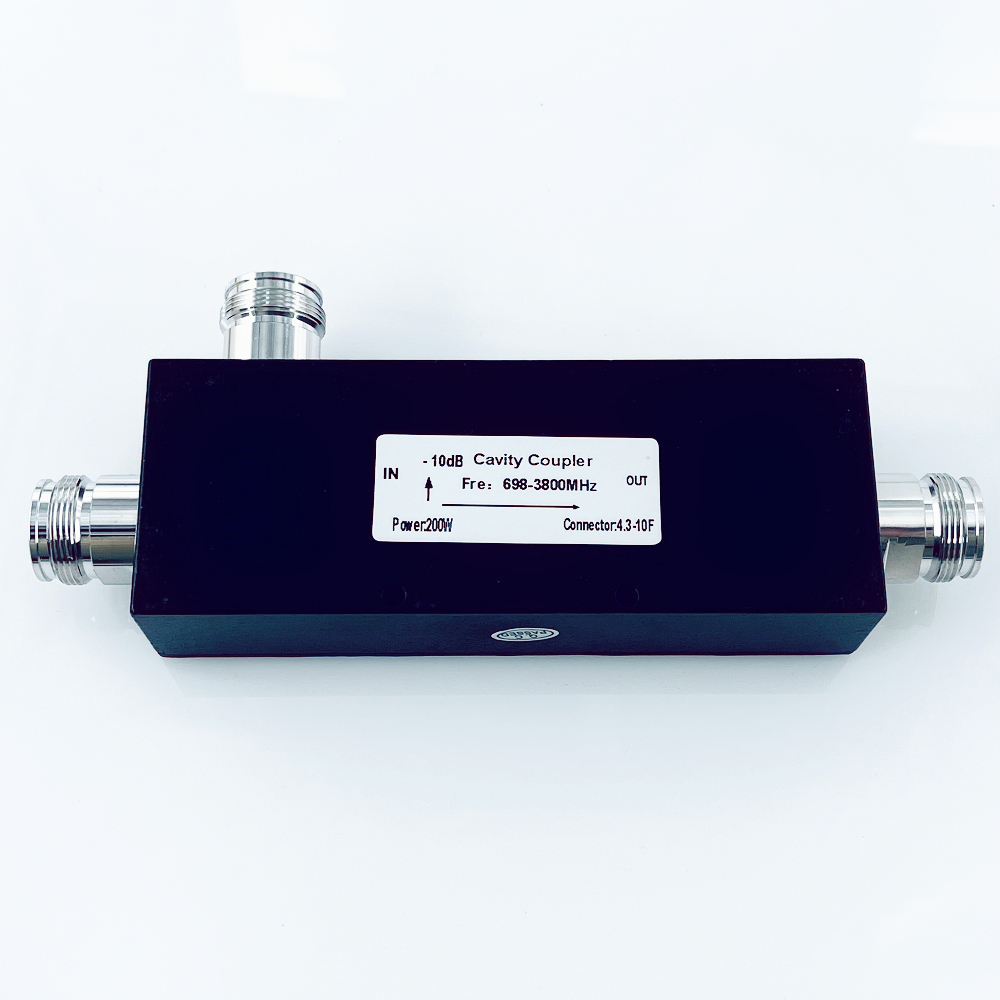 How Does a Coupler Enhance Signal Transmission?