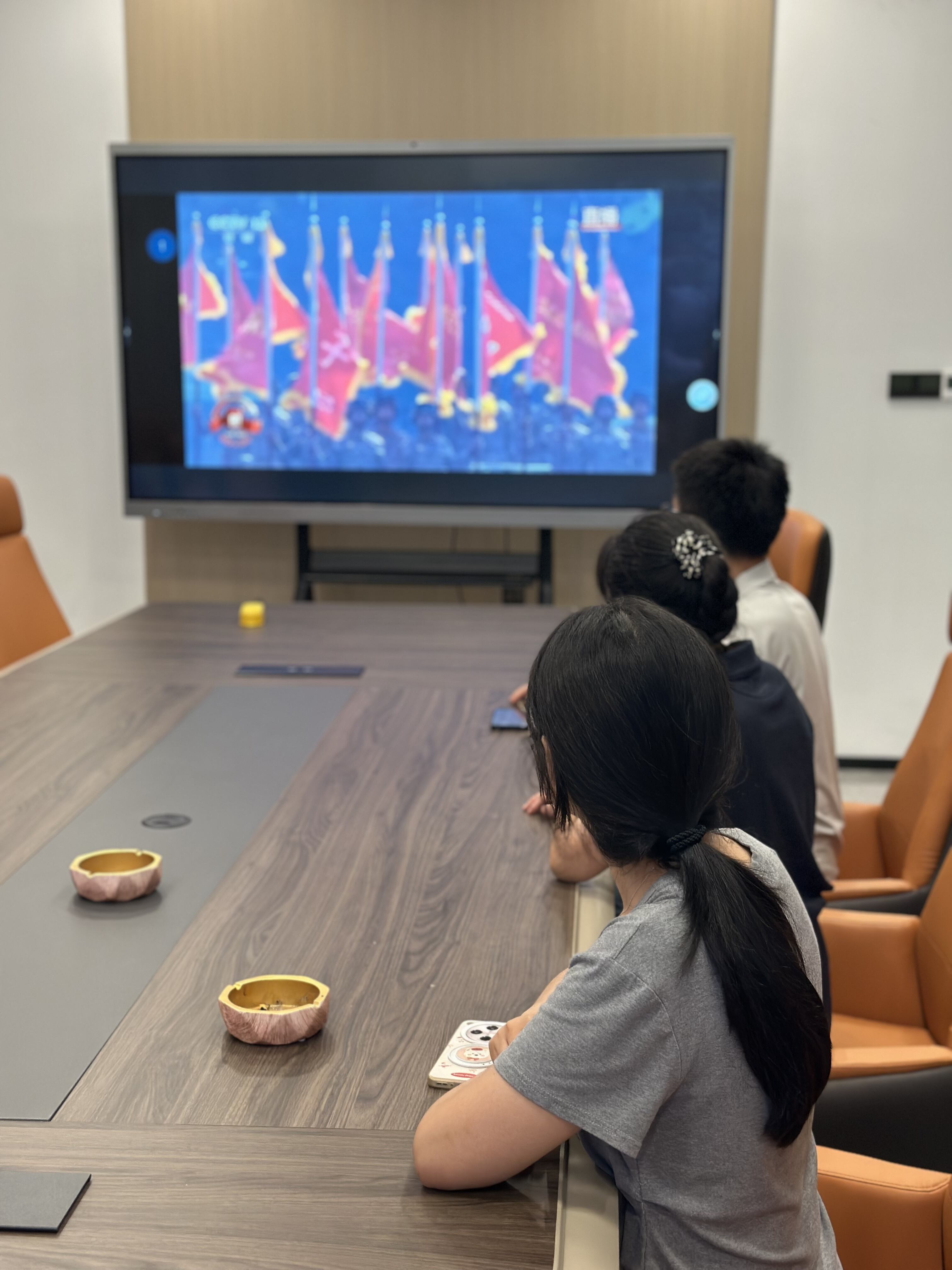 Nantong Yeshun Technology turut sama menyambut kemerdekaan negara dan menyaksikan bersama majlis perarakan tentera pada 3 September yang penuh megah