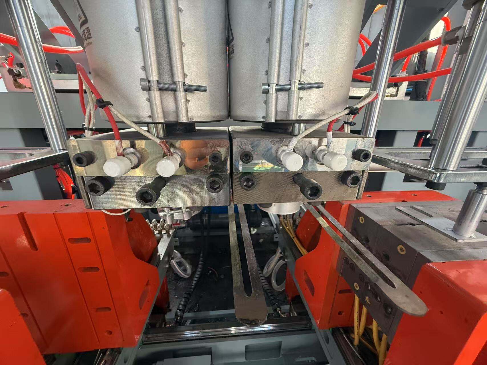 Αυτόματη Μηχανή Πλαστικοποίησης με Φυσητήρα για Κατοικίδια – Λύσεις Υψηλής Ποιότητας για τις Ανάγκες Παραγωγής σας