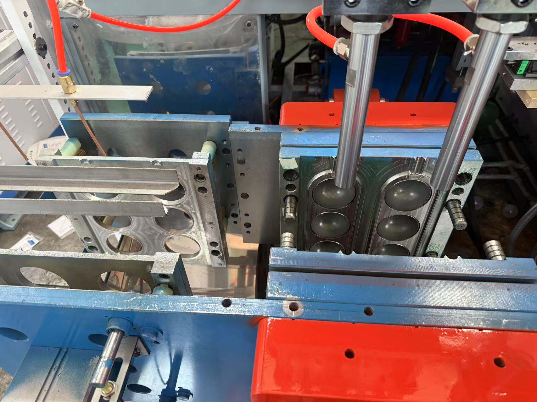 Odkryj ostateczną maszynę do produkcji plastikowych kul z gładką powierzchnią