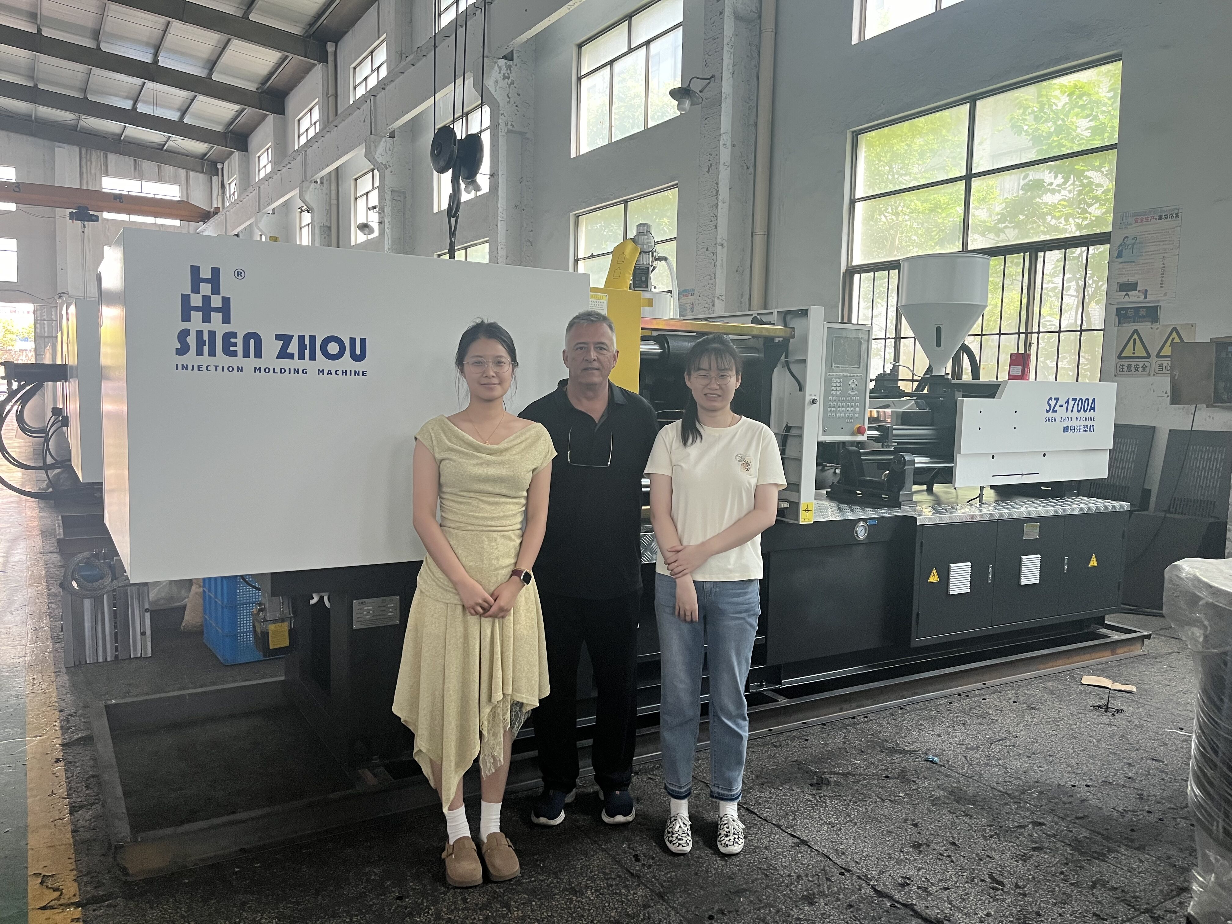 The Paraguayan customer inspected the goods at the factory