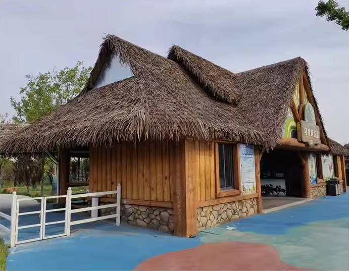 Bagaimana Atap Daun Palm Sintetis Meningkatkan Desain Resor Bergaya Tropis