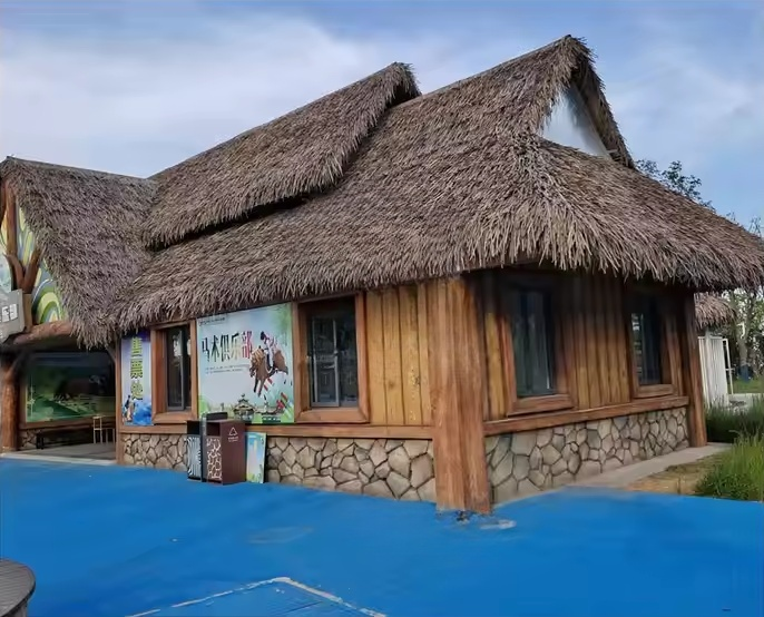 Keunggulan Pemasok Apa Saja yang Perlu Dipertimbangkan Saat Memilih Atap Daun Palm Sintetis