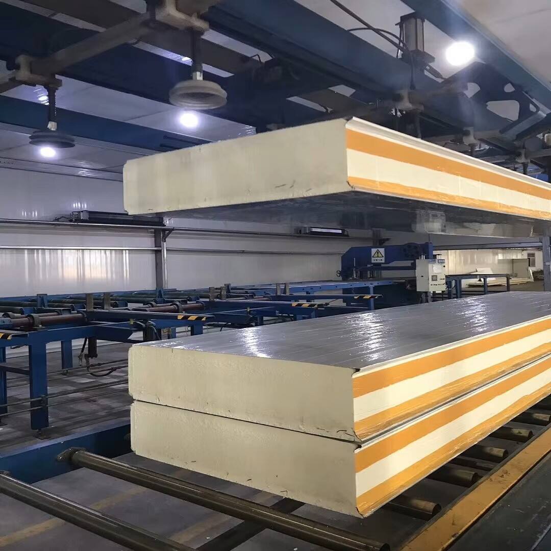 Sandwich Panel Manufacturing: Precision and Quality Guaranteed