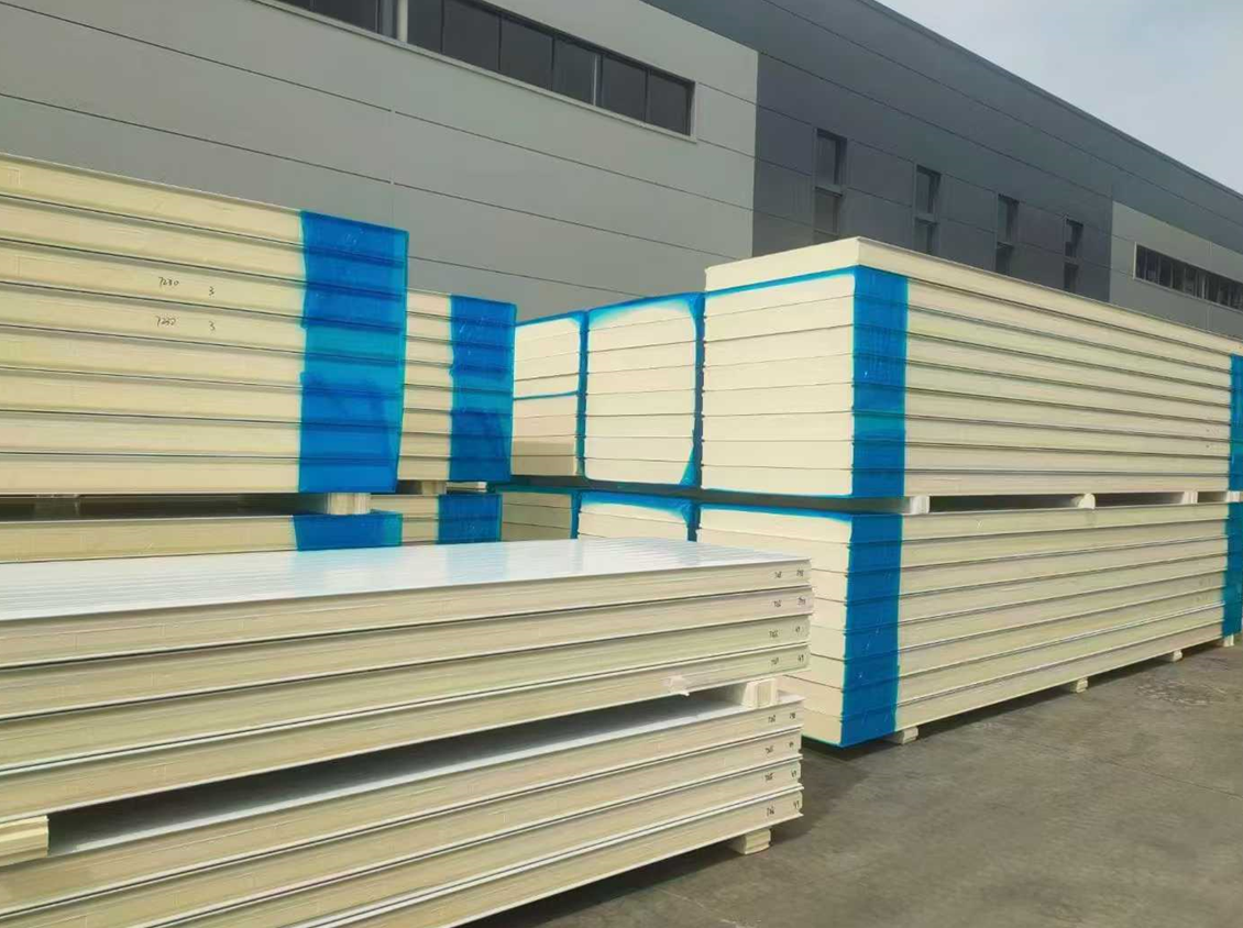 Ano ang Nagpapagawa sa mga Insulated Panel na Perpekto para sa Malamig na Imbakan?