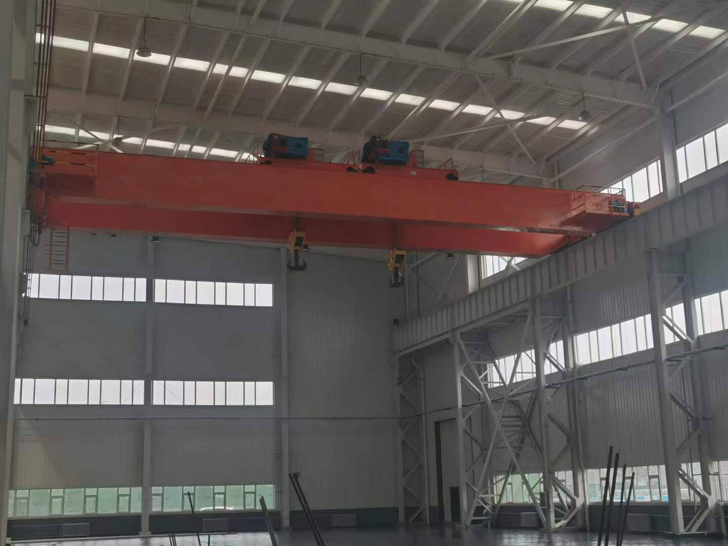 The Structure and Function of Double Girder Cranes
