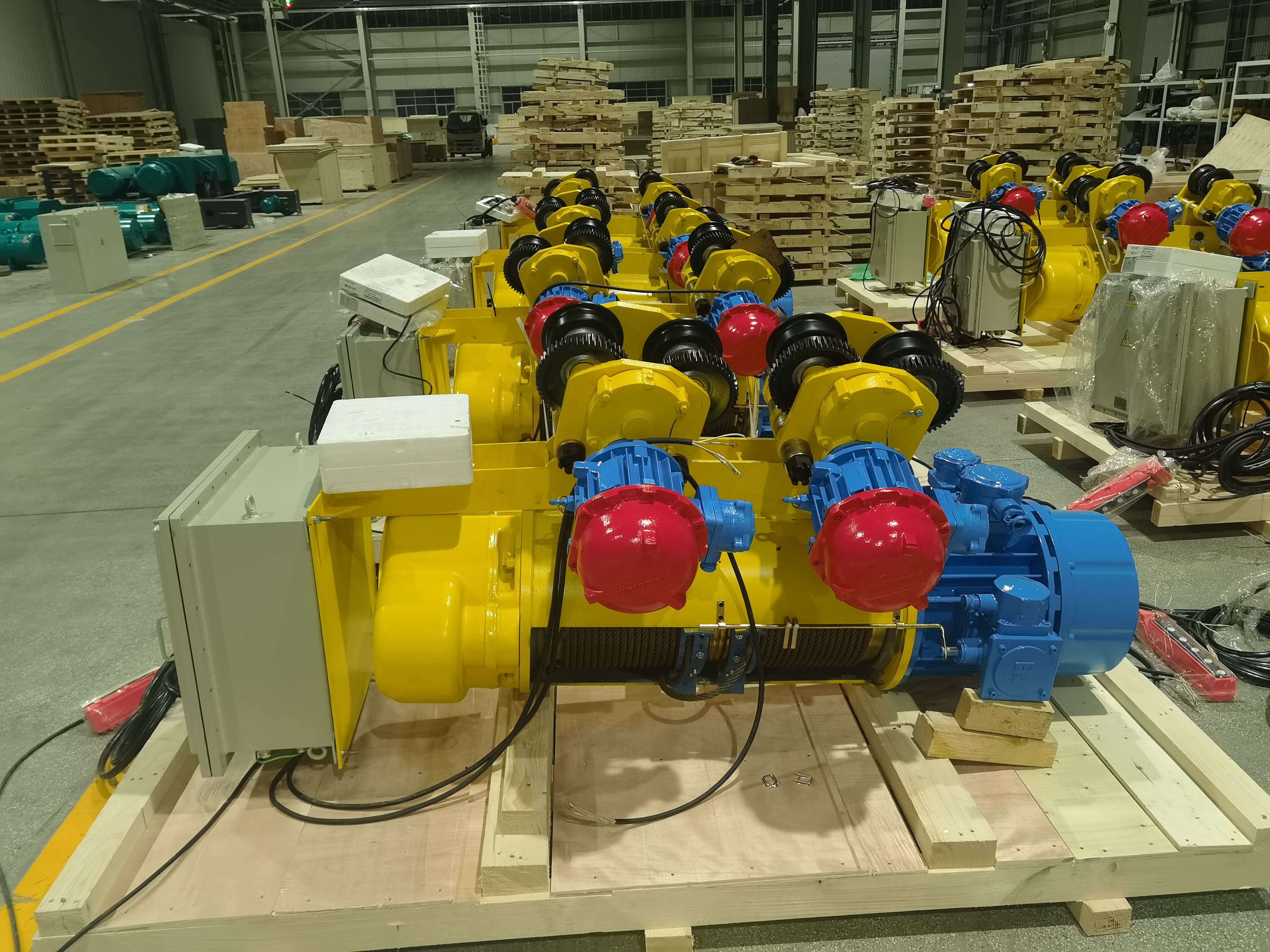 Ứng dụng của Palăng điện chống nổ trong các ngành công nghiệp khác nhau