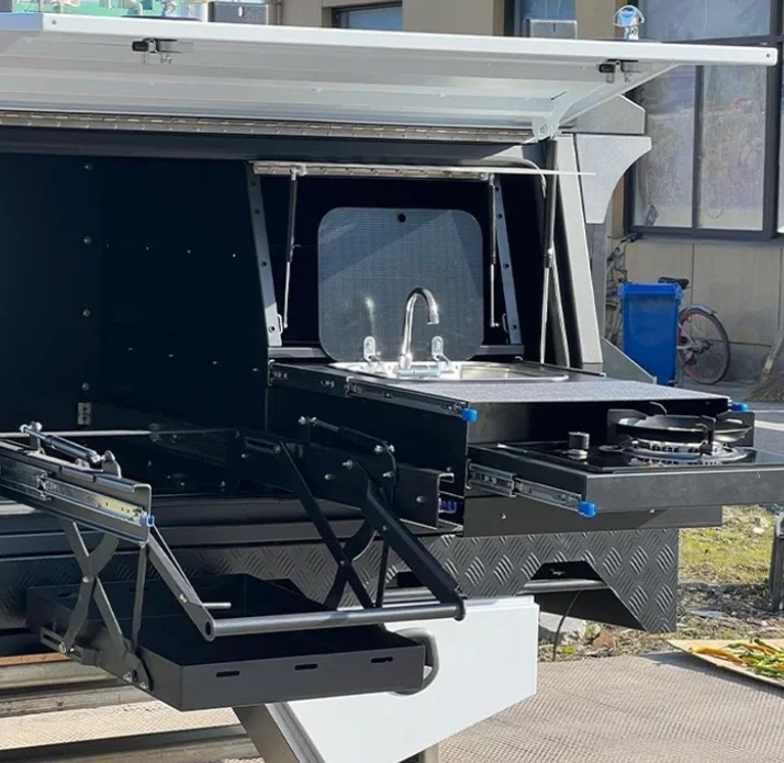 How does the leading UTE canopy and tray manufacturer in China ensure superior product safety?