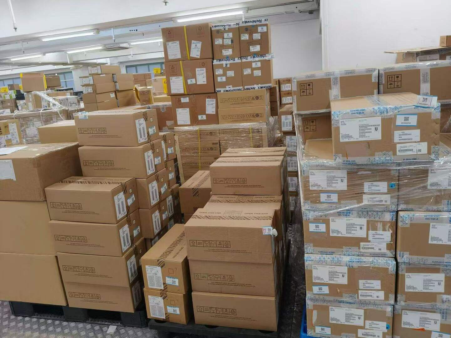 硬盘 仓库 独立站 (1).jpg