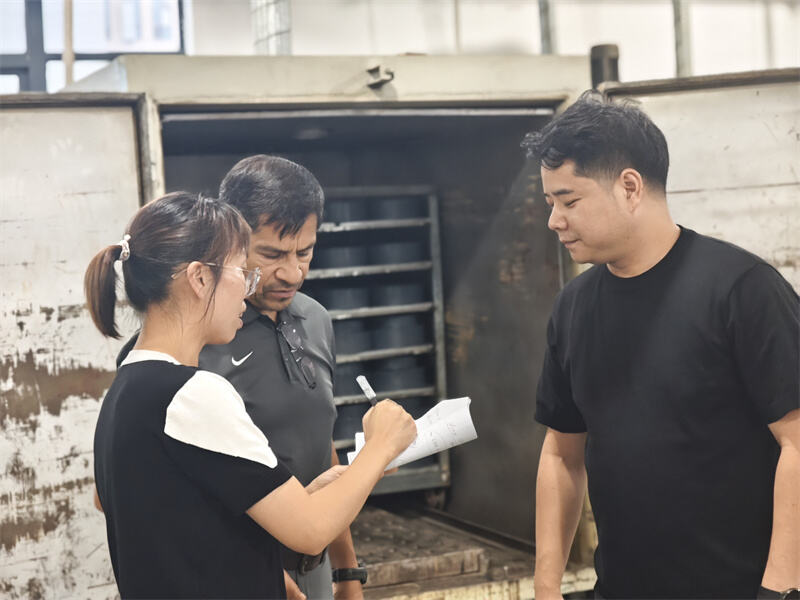 US industry partners praise Hanke's strength! International customers visit the factory. Deepening cooperation in the polyurethane wheel field.