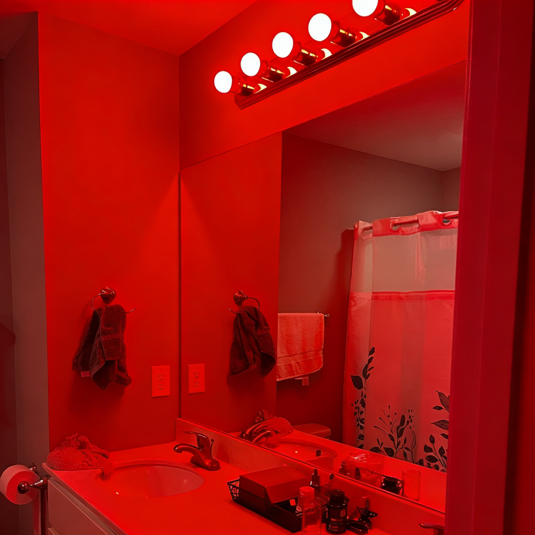 How Do Healthy Light Bulbs Use Full Spectrum to Mimic Natural Daylight?