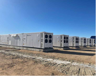 Système de stockage d'énergie : applications et avantages dans les projets d'énergies renouvelables