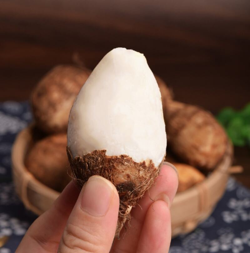 Frisches Taro verkauft sich gut