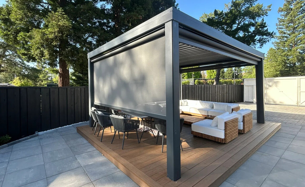Courtyard relaxation pavilion in the California, USA
