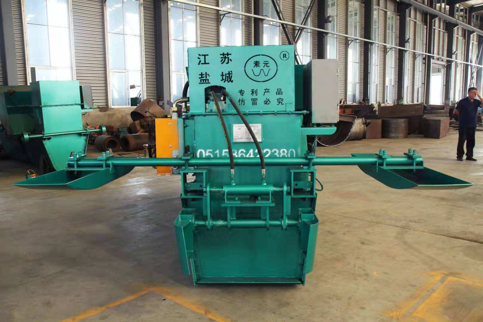 Agricultural anti-seepage ditch machine concrete channel ditch lining machine Hydraulic propulsion