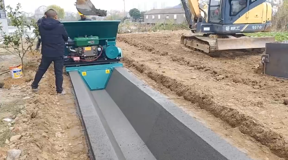 Fully Automatic Concrete Ditch Forming Machine