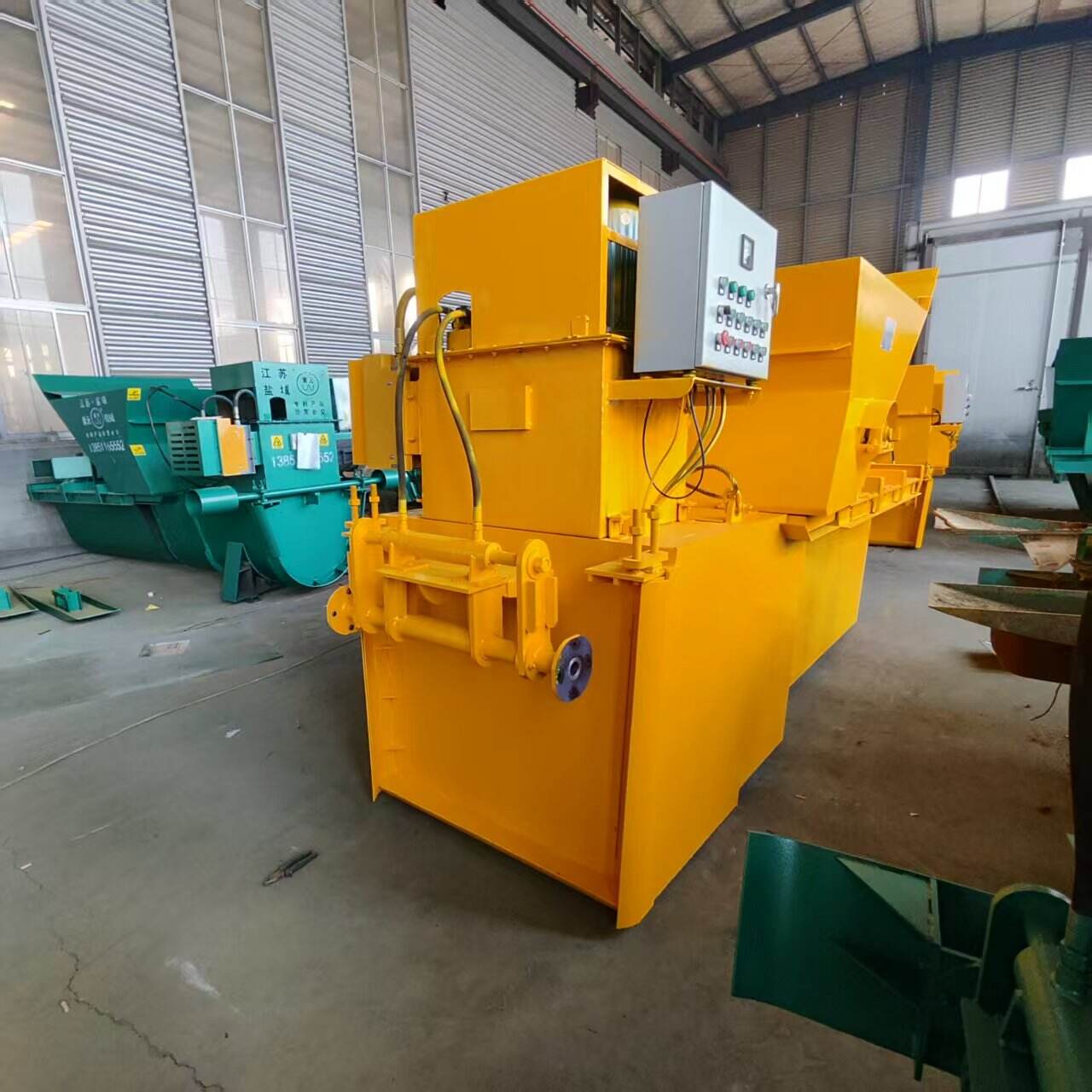 Building Precast Concrete Gutter Making Machine Specialized in the Production of Road Ditches
