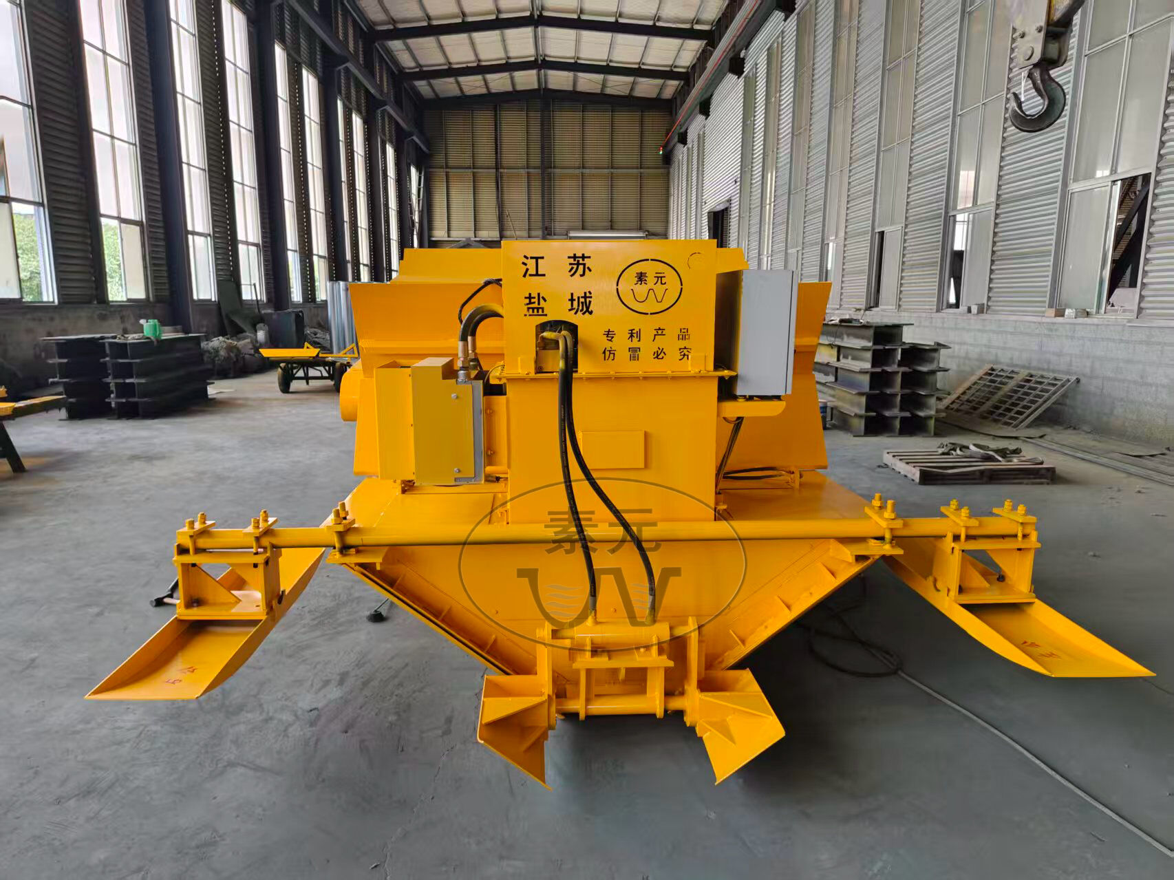 Adjustable T-Shaped Ditch Lining Machine Shines Brightly 