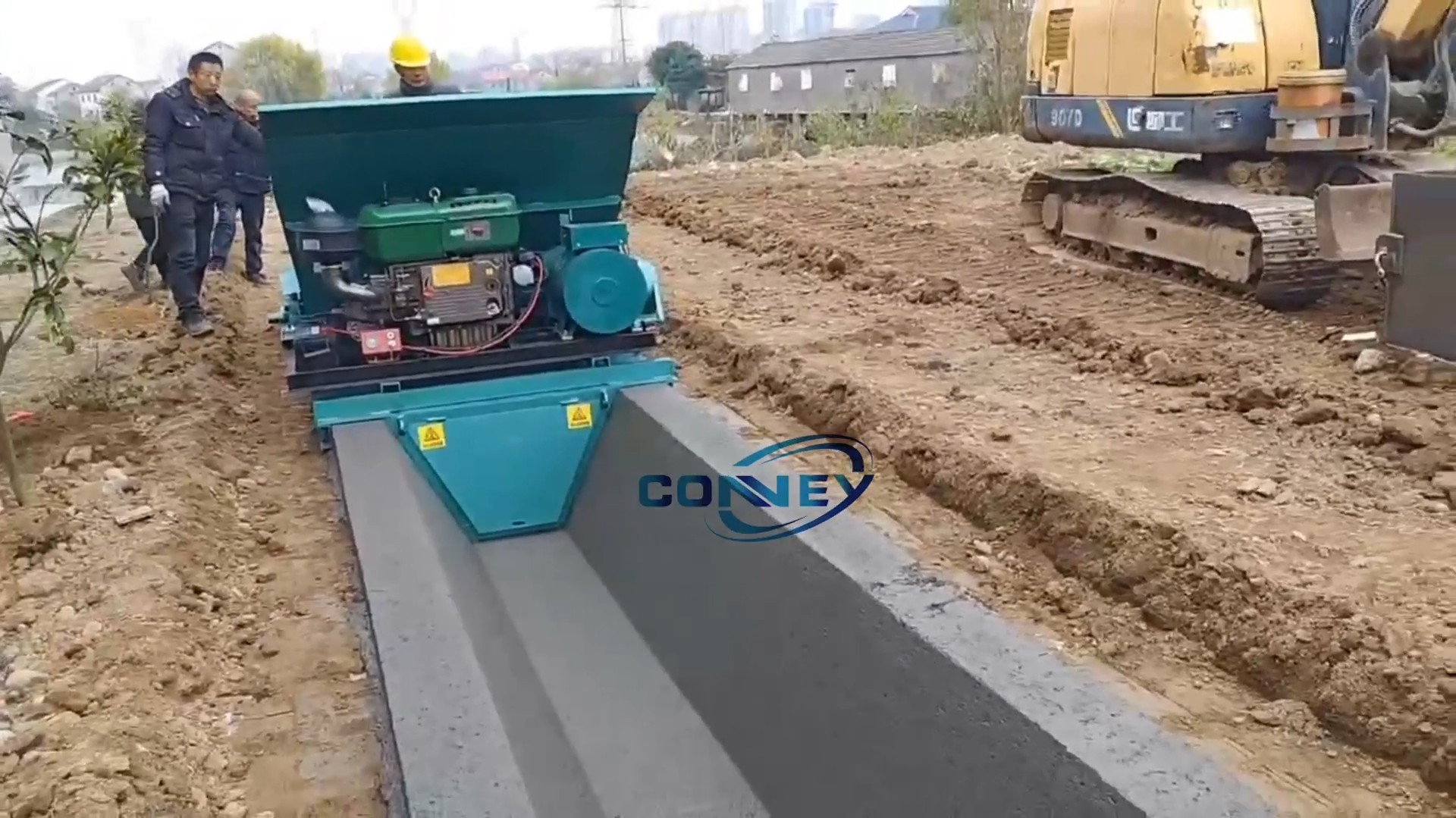 High efficiency ditch lining machine