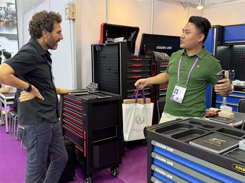 Goldenline Kicks Off 2025 Canton Fair with Sold-Out Tool Storage Samples, Attracting Global B2B Buyers from Europe, SEA & Middle East