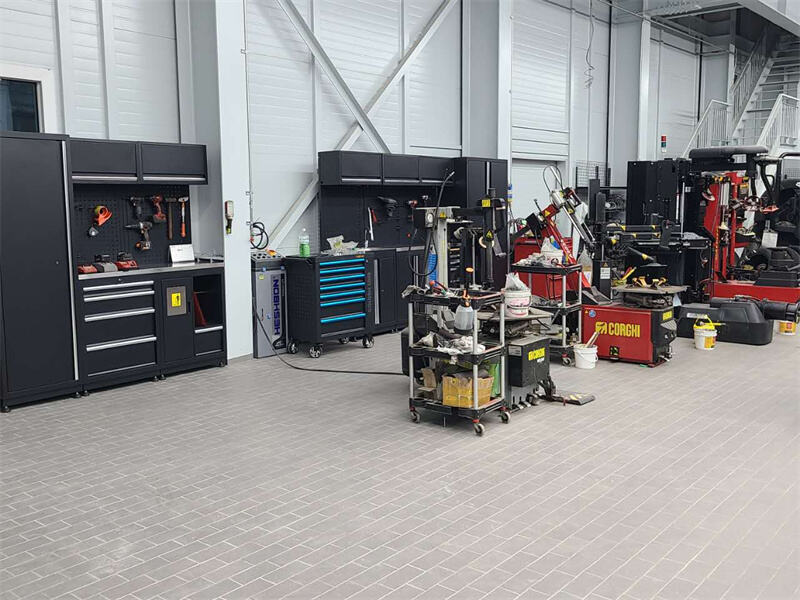 Auto repair workshop