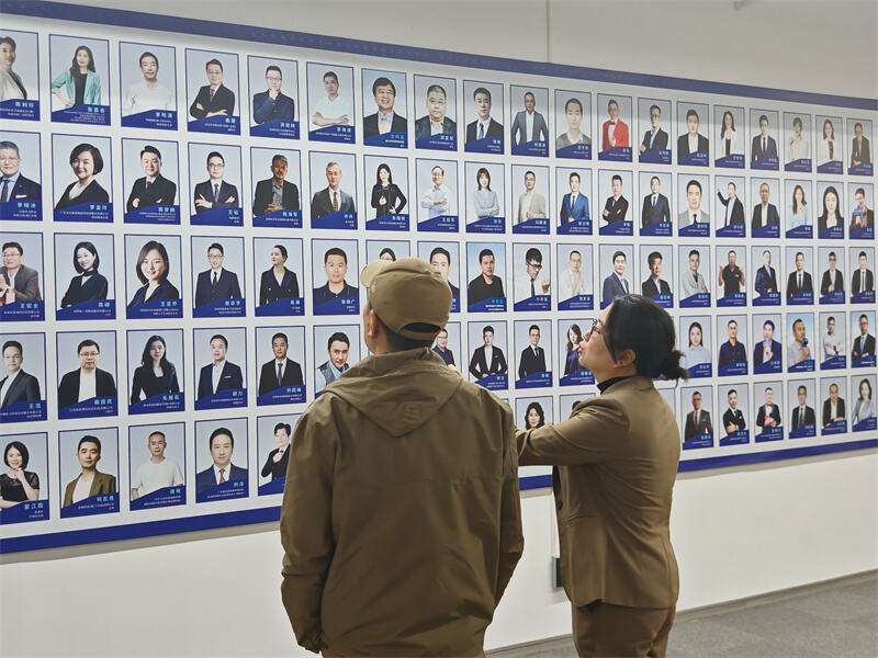 Goldenline's Andy Attends Shenzhen Cross-Border E-Commerce Conference, Discusses New Opportunities with Association President