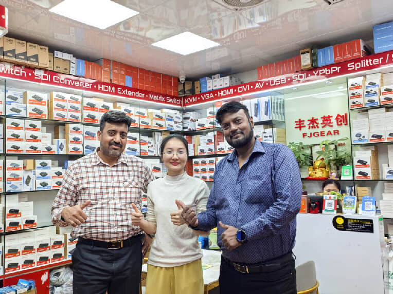 Overseas Client Visits Our Tianhe Store Showroom And Place Orders!