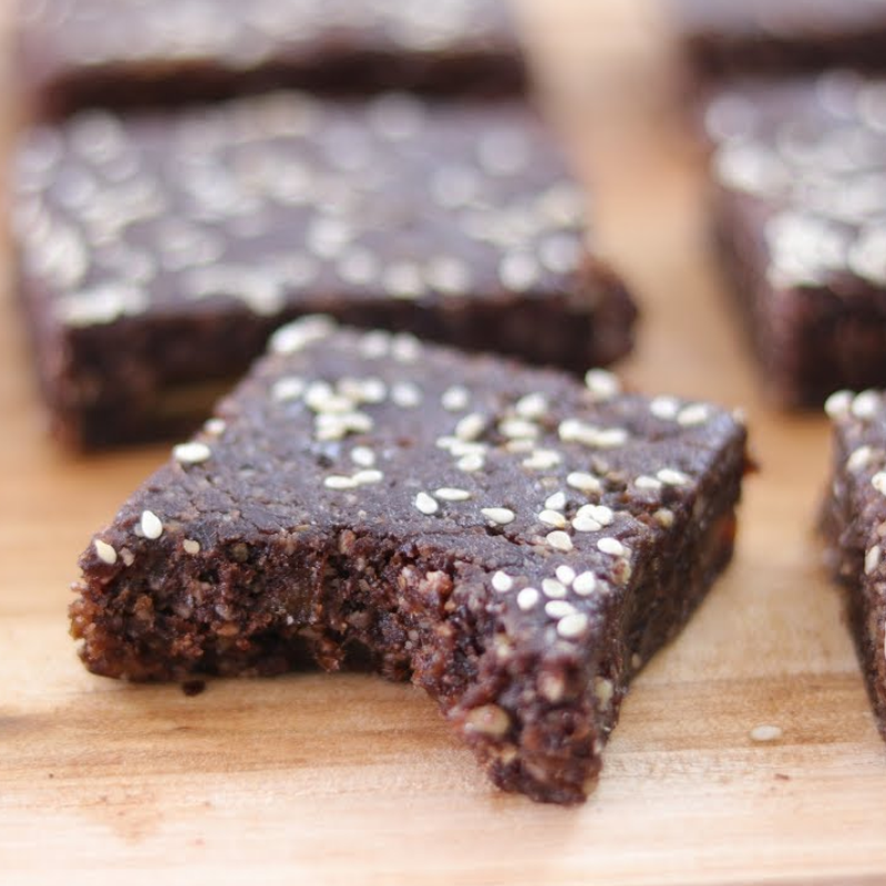 Γιατί τα ζαχαροπλαστεία επιλέγουν αυτοματοποιημένες μηχανές για την παραγωγή ραβδίων ημερομηνίας;