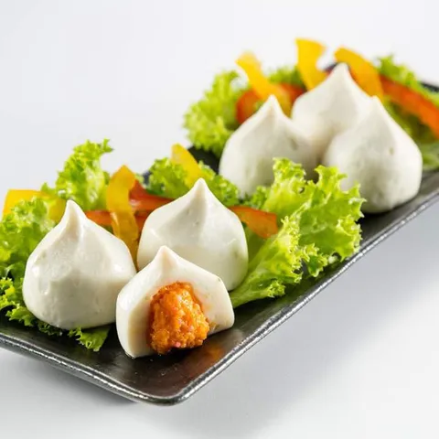 Customizable Molding and Design Versatility