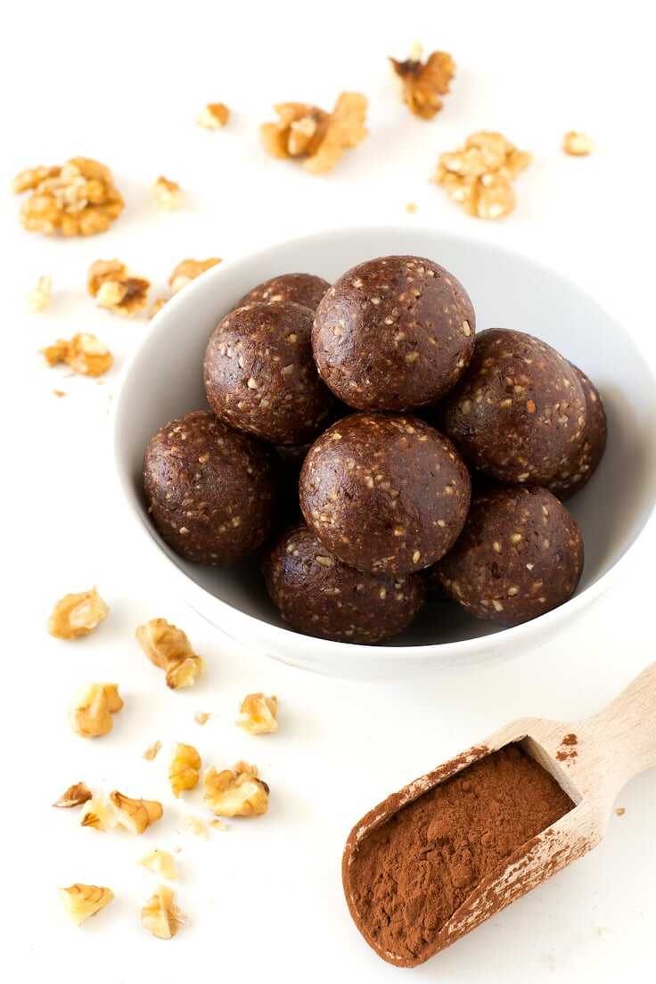 3-Ingredient-raw-cacao-bites-3.jpg