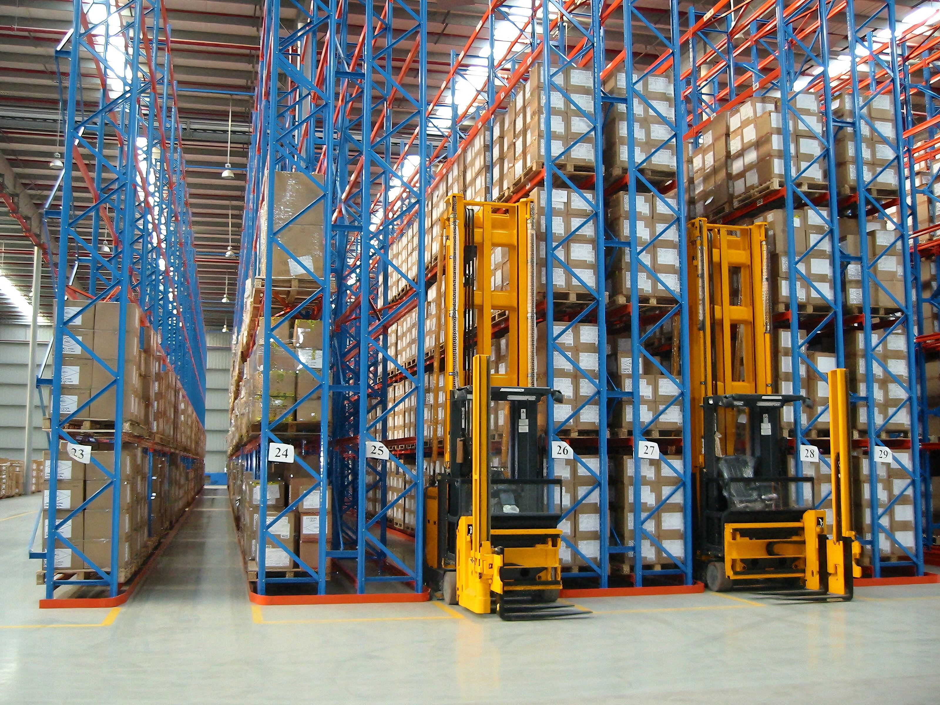 Zvýšení produktivity a přístupnosti pomocí regálů v procházce