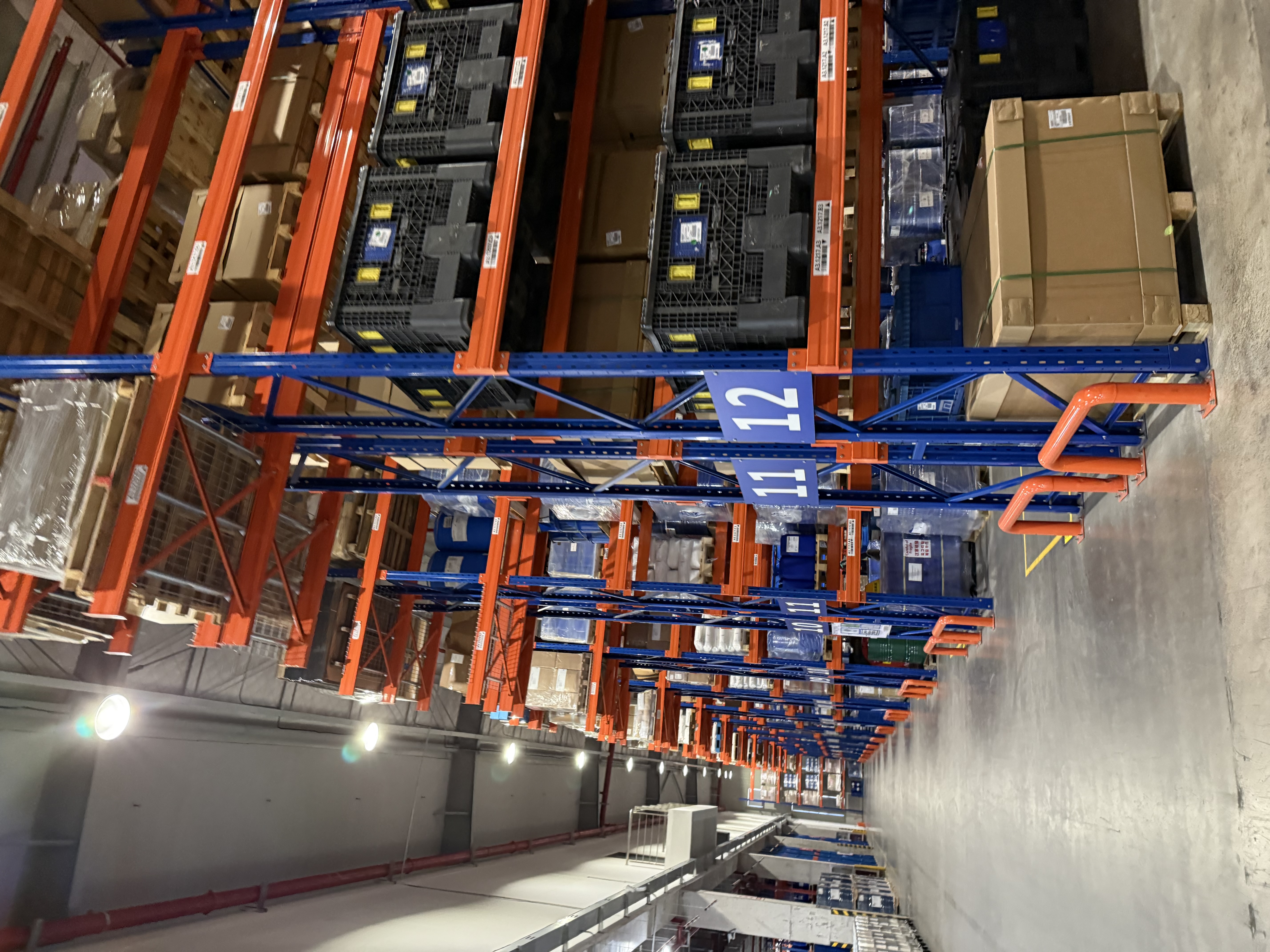 Why Stainless Steel Shelves are Ideal for Commercial Kitchens