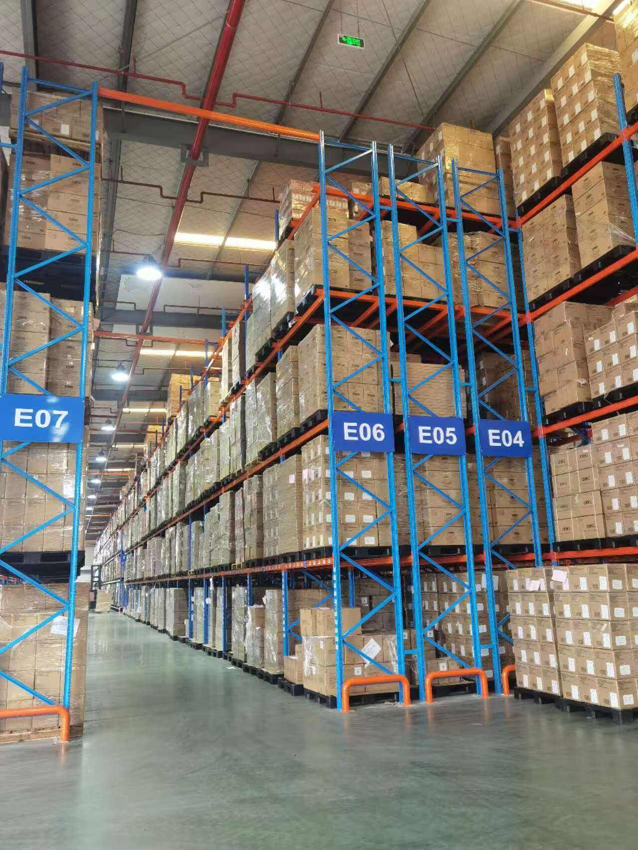 베트남 내 중량형 팔레트 래킹