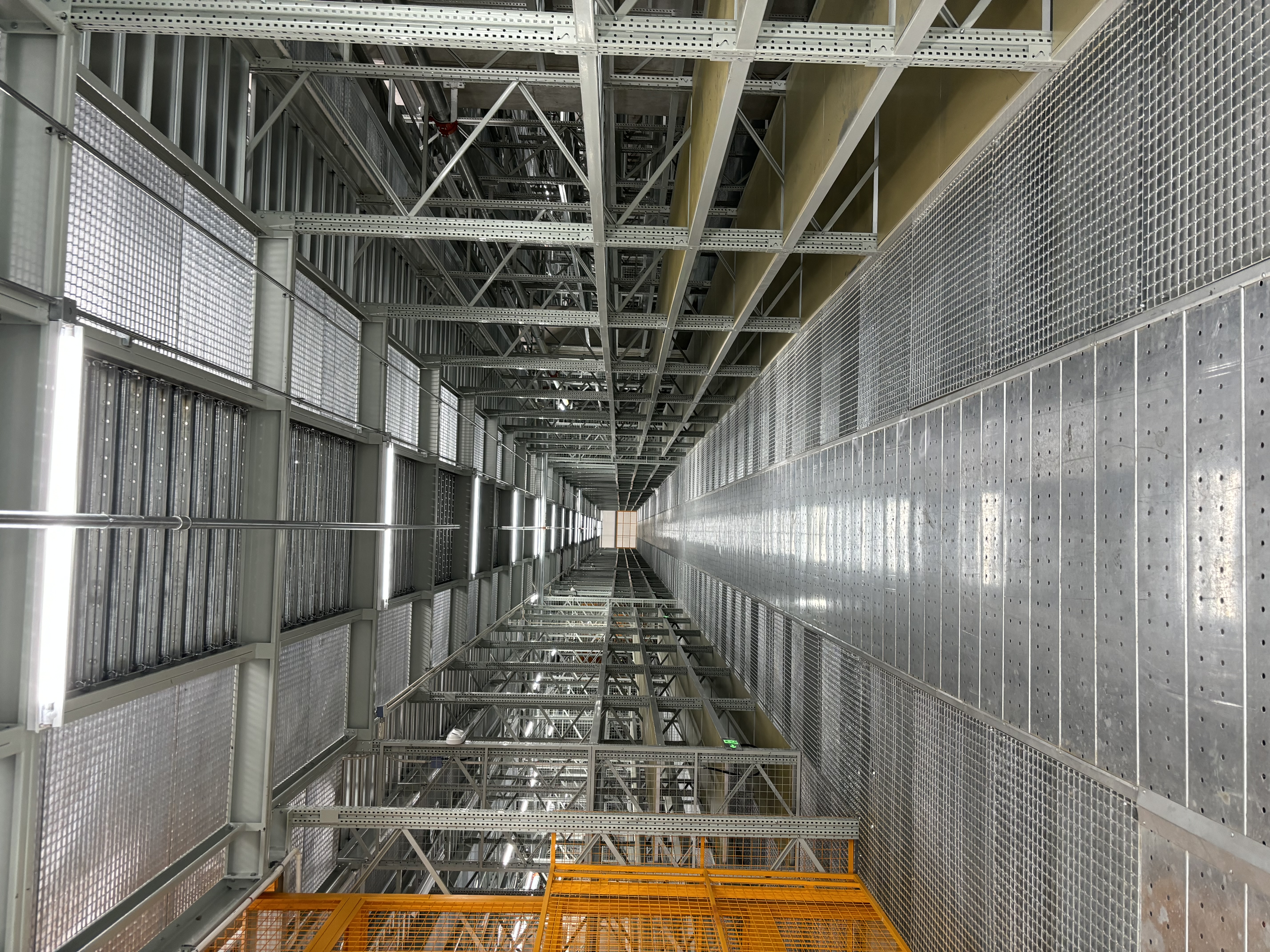 Transform your warehouse with a mezzanine floor solution