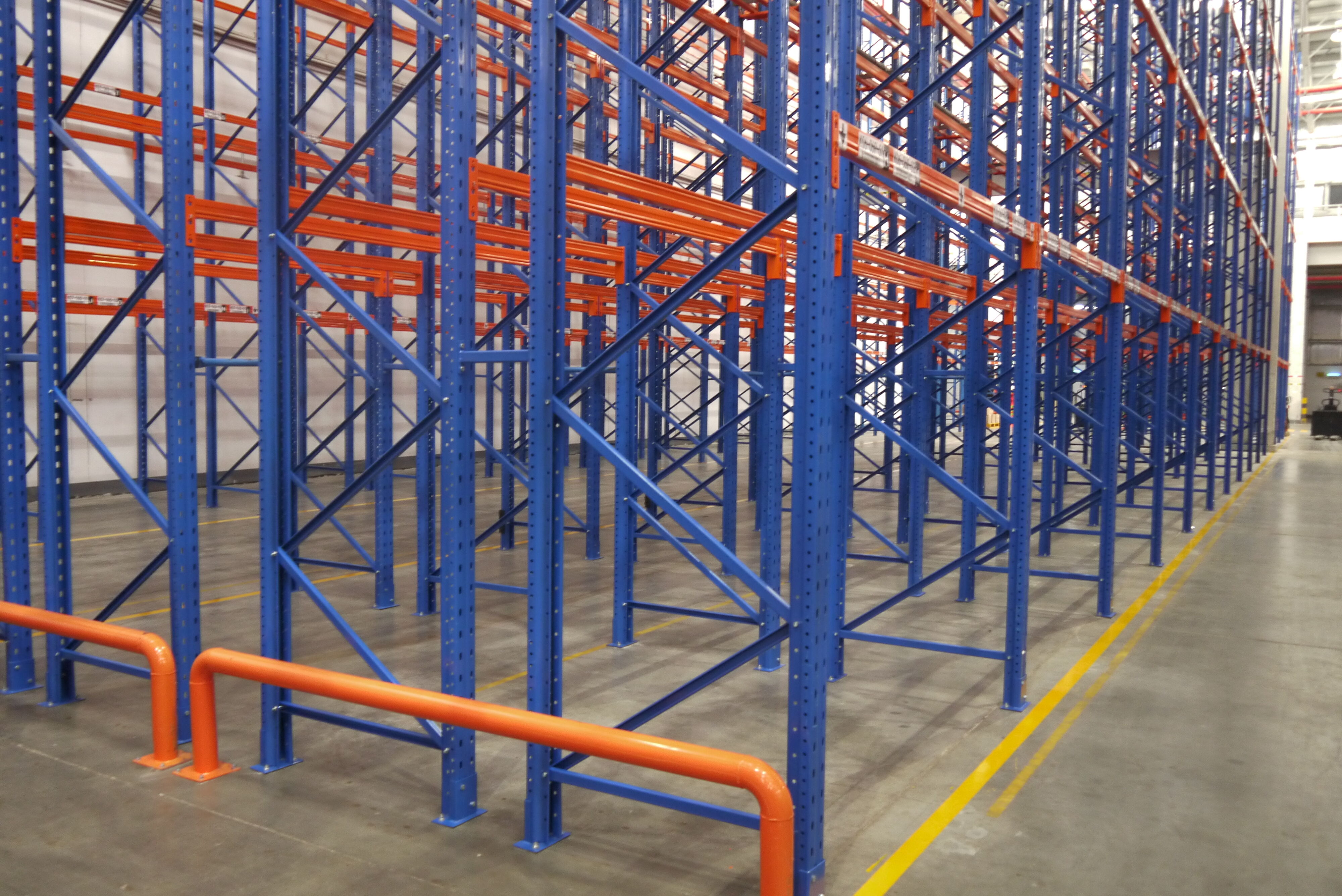Optimieren Sie Ihre Logistik mit Rack Double Deep Lösungen