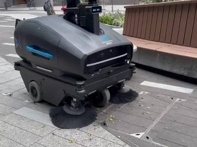 AI Patrol Cleaning Robot iStar-9 Demo at YOHO MIX, Yuen Long