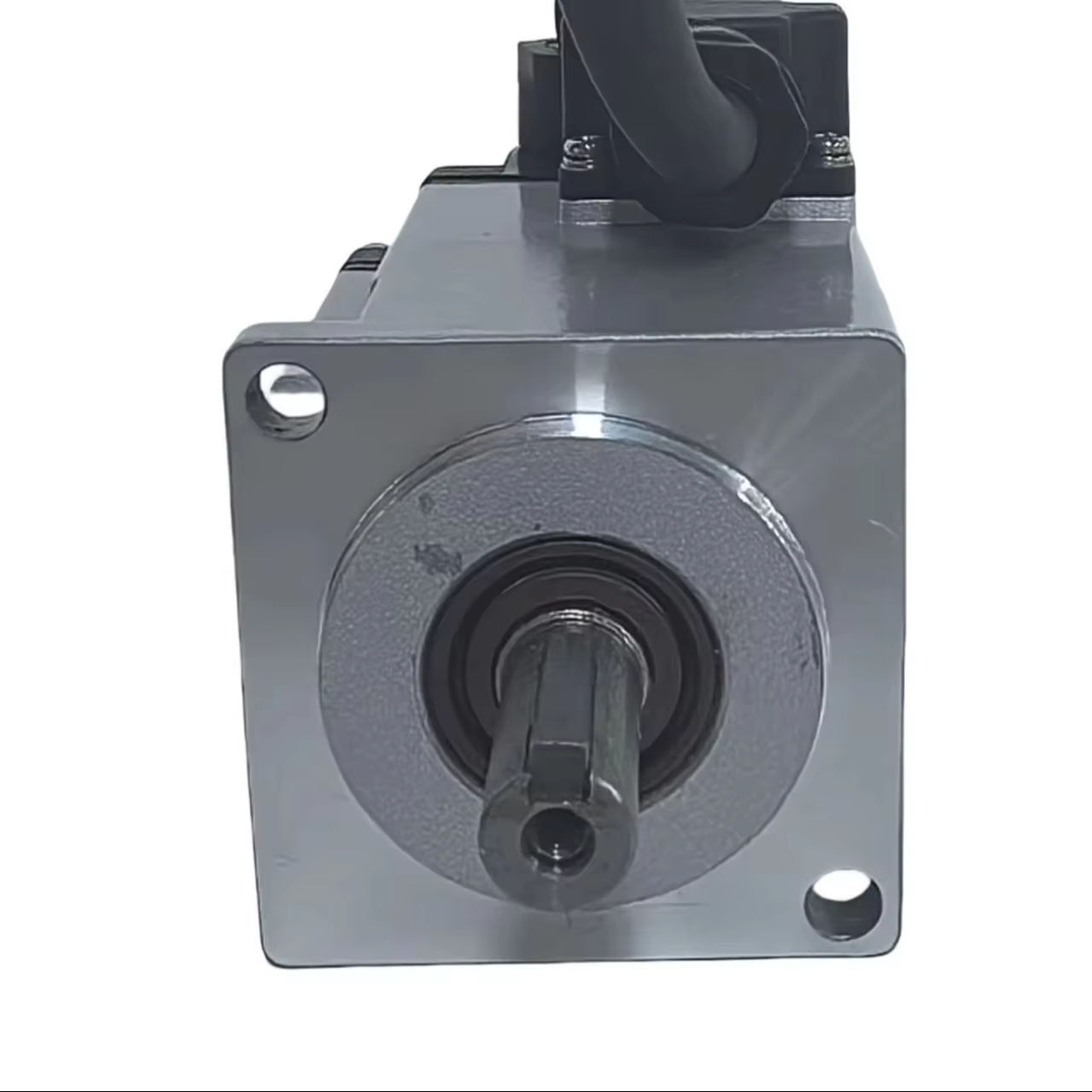 Solving the Corner Deviation Problem: Application Techniques of Gantry Synchronization in Thick Steel Plate Cutting