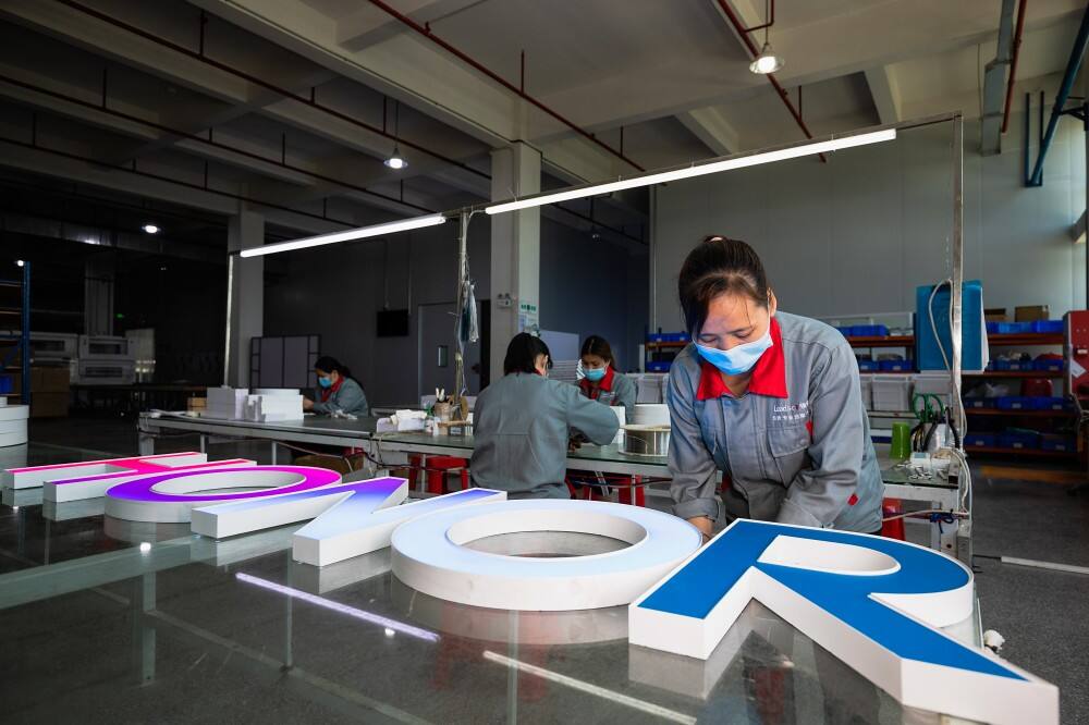 Luminous Signs Workshop