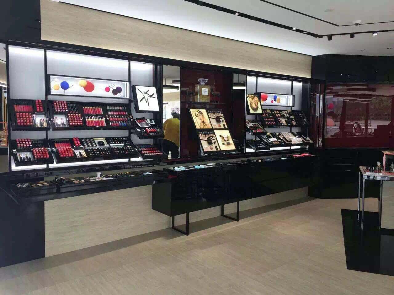 Customized Display Fixtures Solution for Luxury brand | Luxury