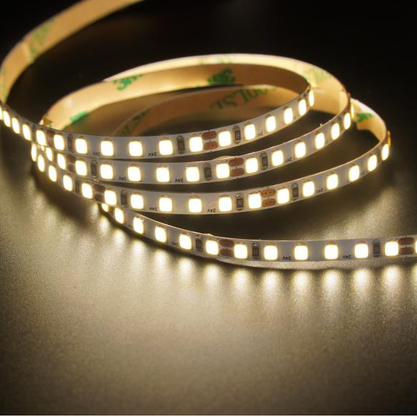 Průžný LED pás pro domácí dekoraci SMD2835 156 led/m DC24V 5 mm