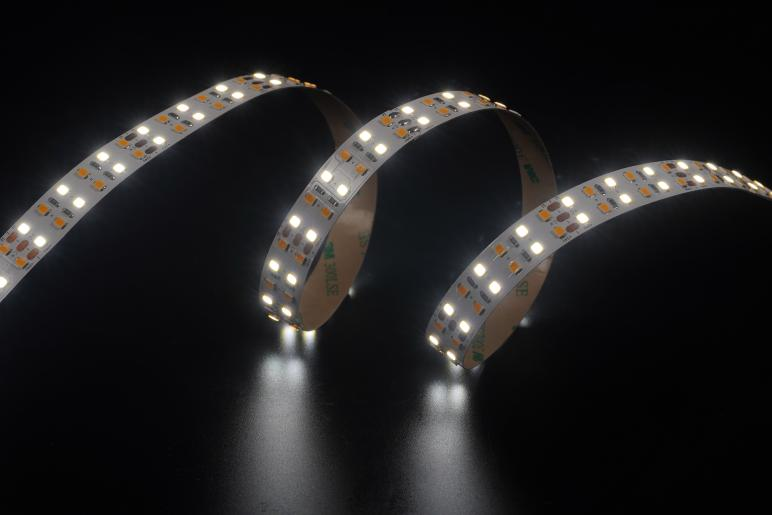 Ultra-dünner LED-Streifen SMD2835 mit 240 LEDs/m, Gleichspannung 24 V, CCT, 15 mm, Doppelreihe für Ausstellungsanlagen in Kunstgalerien
