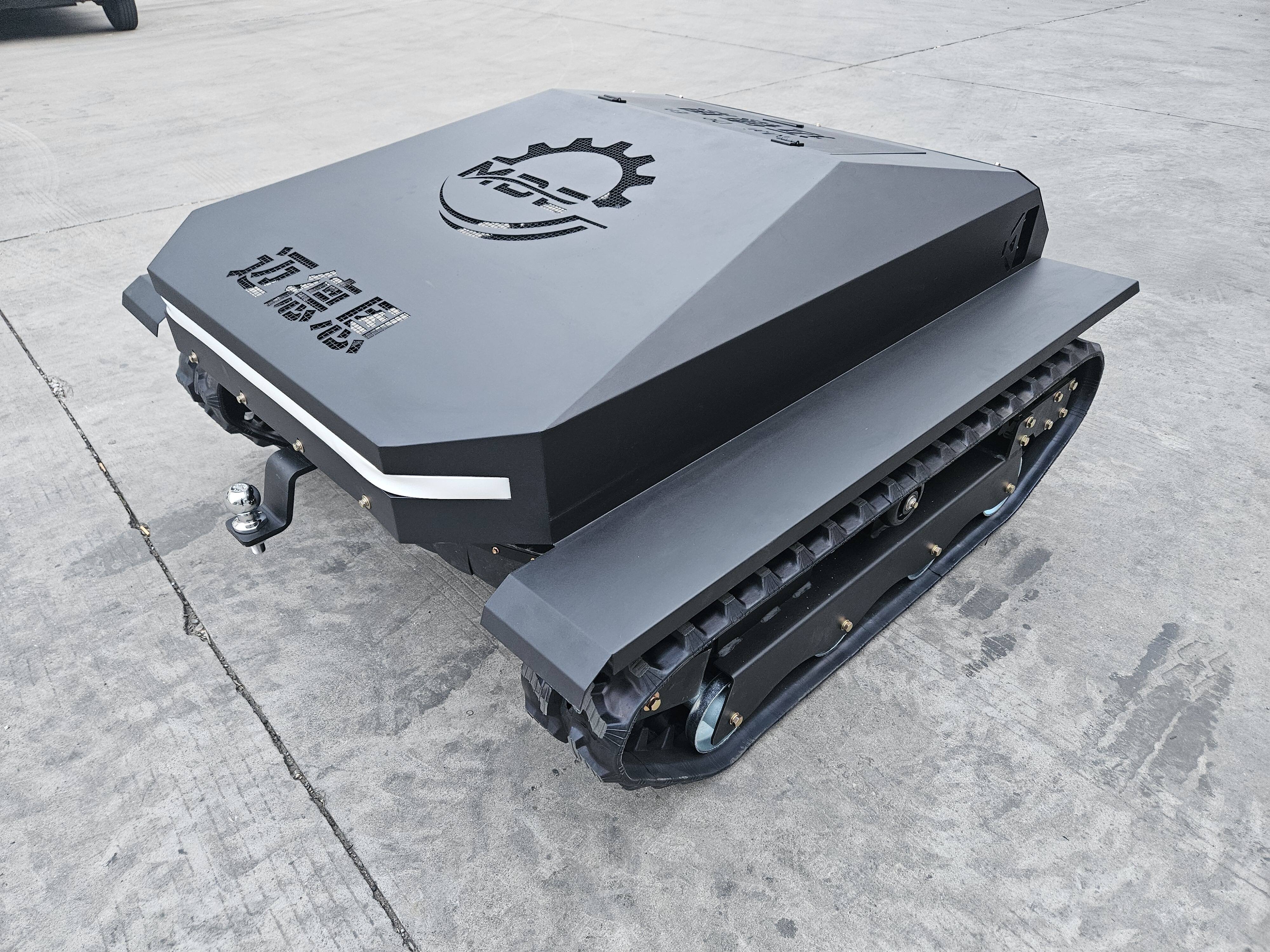 Remote - Control Convenience for Effortless Mowing