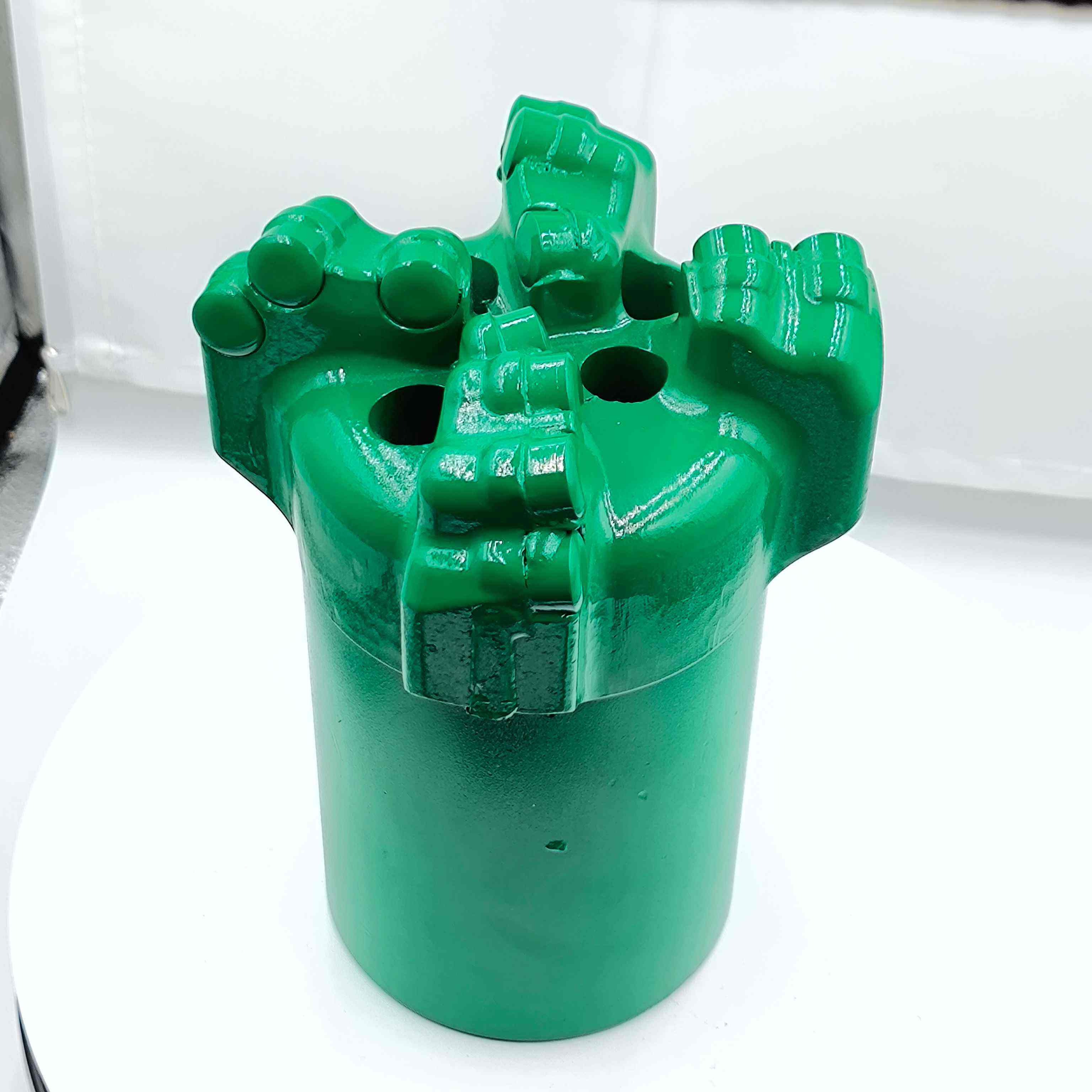 High quality angular PDC drill bits for a variety of applications