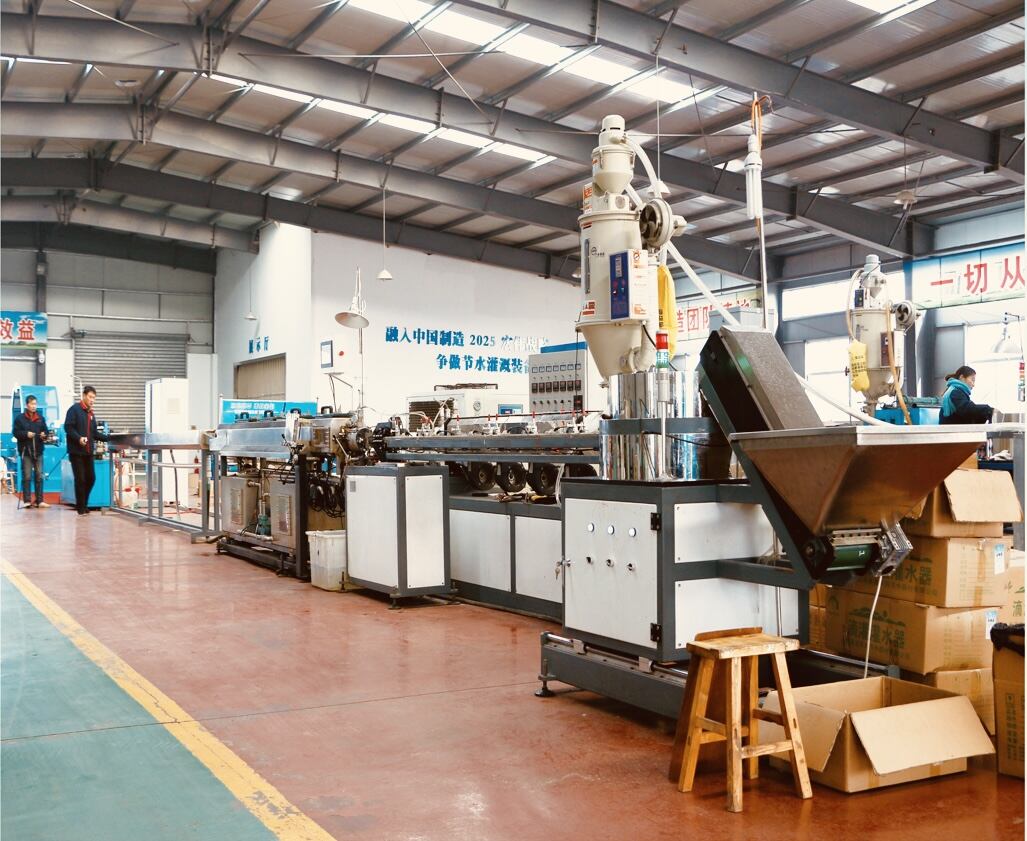 Sistemi di Irrigazione a Goccia Efficienti di Caihua Rubber & Plastic Machinery Co., Ltd.