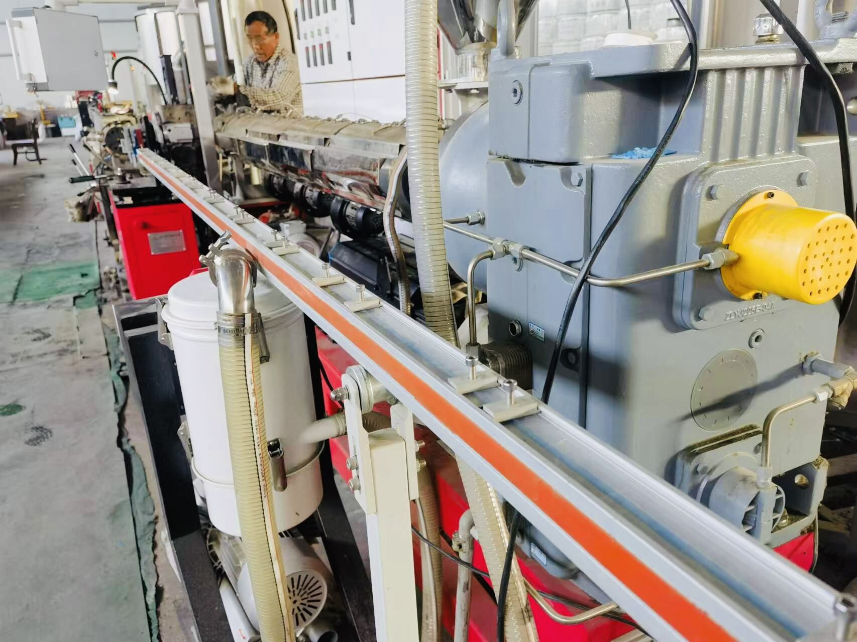 Regolazione e Distribuzione dell'Applicazione dell'Acqua